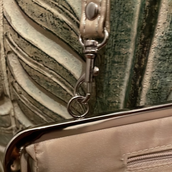 Nine West gold clutch bag - Picture 7 of 7